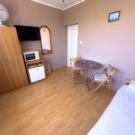 Pokoje Goscinne Voyager Wladyslawowo Bagian luar foto